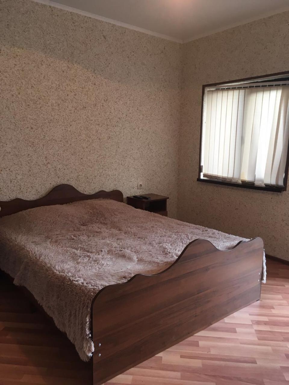 Esnat Guest House Титова 25А Sukhumi Bagian luar foto