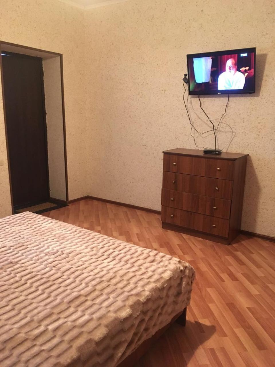 Esnat Guest House Титова 25А Sukhumi Bagian luar foto