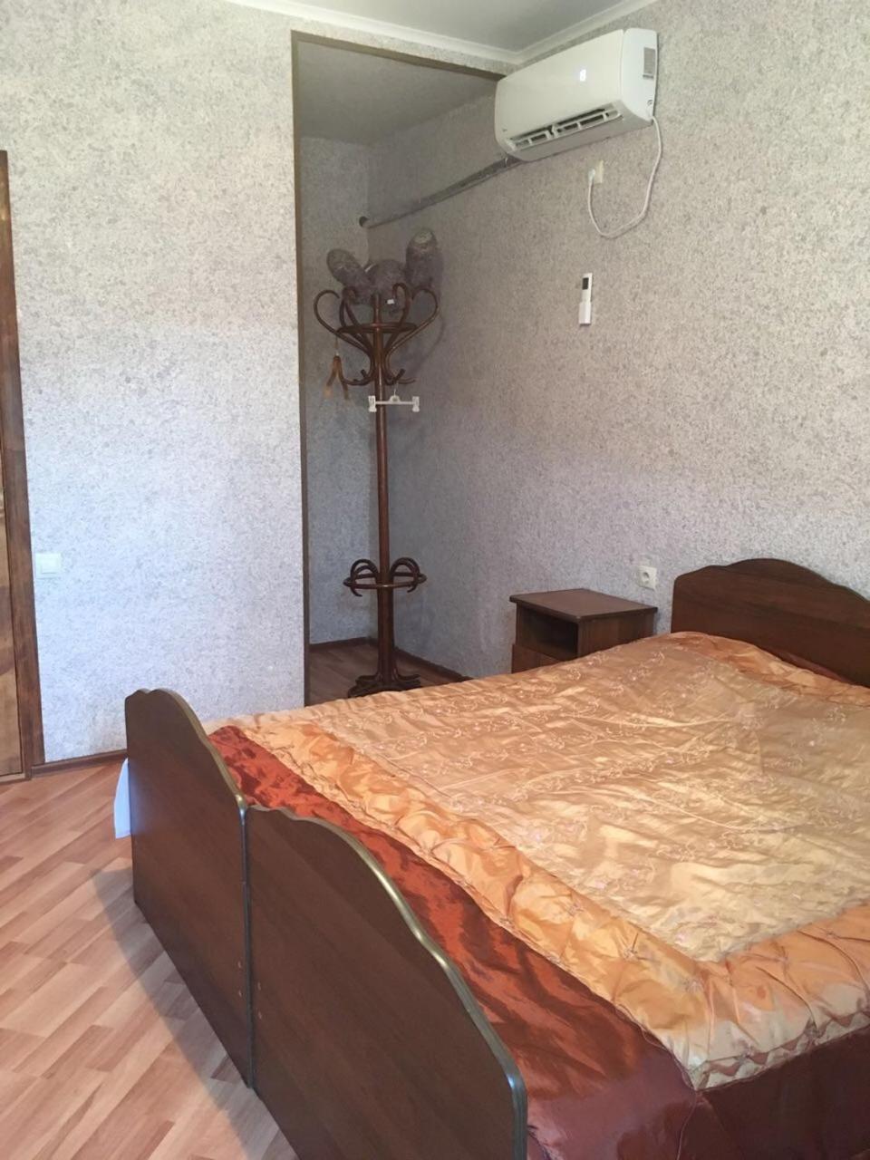 Esnat Guest House Титова 25А Sukhumi Bagian luar foto